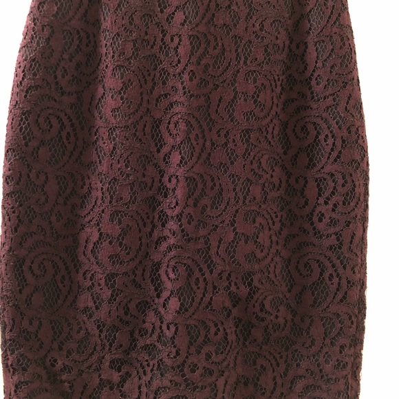 LOFT Dresses & Skirts - Loft elegant lace skirt over a satin lining